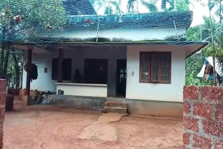 Explosive news kozhikode nadapuram  സി.പി.എം പ്രവർത്തകന്‍റെ വീടിന് നേരെ ആക്രമണം  നാദാപുരത്ത് ആക്രമണം  സ്‌ഫോടക വസ്‌തു ആക്രമണം  Nadapuram CPM worker's house attack  Nadapuram