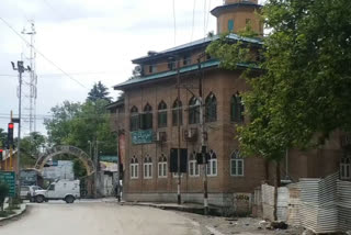 people offered eid prayers at homes in anantnag