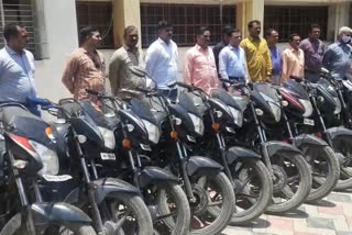 police arrested a thief for stealing a two-wheeler for fun In, Jalgaon