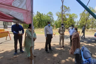 Surguja division commissioner and IG inspected Manendragarh police station