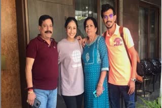 Yuzvendra Chaha  Yuzvendra Chahal’s parents  test positive for Covid  Covid  യുസ്‌വേന്ദ്ര ചഹല്‍  മാതാപിതാക്കൾക്ക് കൊവിഡ്  കൊവിഡ് സ്ഥിരീകരിച്ചു  ധനശ്രീ വര്‍മ  Dhanashree