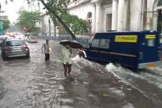 water logging in kolkata due to inactiveness of drainage workers