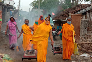 women of gayatri pariwar sanitized village in sahibganj