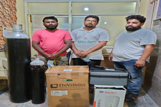 3 held for black marketing of Oxygen cylinders in Bengaluru  black marketing of Oxygen cylinders  black marketing of Oxygen  ഓക്‌സിജൻ സിലിണ്ടറുകൾ കരിഞ്ചന്തയിൽ വിപണനം  ഓക്‌സിജൻ കരിഞ്ചന്തയിൽ വിപണനം  കരിഞ്ചന്ത  black marketing  ബംഗളൂരു  bengaluru  Central Crime Branch  CCB  സിസിബി  Crime Branch  ക്രൈം ബ്രാഞ്ച്  കൊവിഡ്  കൊവിഡ് 19  covid  covid19