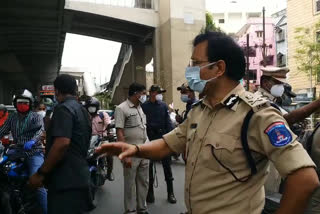 CP Sajjanar inspecting the Erragadda police check post