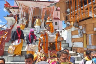 maa ganga doli departs from makhba to gangotri dham uttarkashi