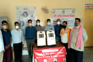 भामाशाहों ने की मदद, दो ऑक्सीजन कंसंट्रेटर दिए , डीग एचसी को दिए , Bhamashahs helped,  Gave two oxygen concentrators, Give to deeg chc