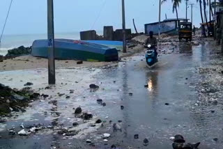 sea turbulence kerala  Pozhiyoor sea turbulence  Poonthura sea turbulence  കടലാക്രമണം  പൂന്തുറ  പൊഴിയൂർ  കേരളത്തിൽ ശക്തമായ കടലാക്രമണം  തീവ്ര ന്യൂനമർദ്ദം  deep depression