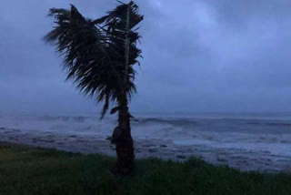 Hurricane Tokte hits Konkan coast