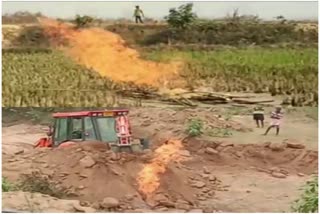 villagers-in-panic-due-to-fire-and-gas-leak-in-ramgarh