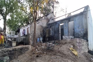 कालवाड़ में आग,  छप्परपोश कार्यालय में आग,  शार्ट सर्किट से आग, Fire in kalwar, Thatch office fire , Fire from short circuit