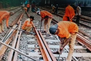 megablock on all three railway line in mumbai