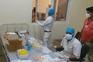 डूंगरपुर में कोरोना मरीजों का इलाज करते डॉक्टर पॉजिटिव, Doctor positive treating Corona patients in Dungarpur