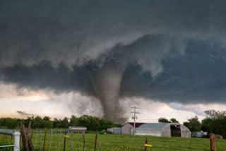 7 killed, over 230 injured after after tornado hits Chinese cities