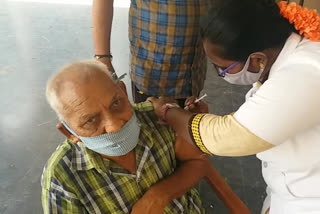 slowly-moving-of-vaccination-in-la-sagaram-nellore-district