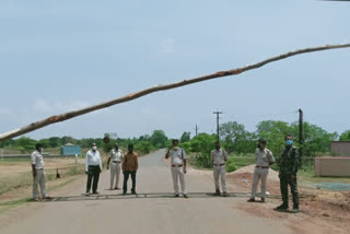 SDPO inspected check post on Jharkhand Odisha border