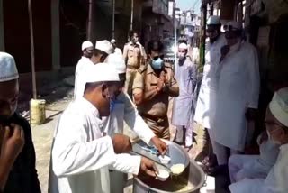 jamiat e ulema hind distributed sheer khurma on eid celebration in meerut