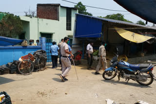 সকাল দশটা বাজতেই বাজার বন্ধ করতে পুলিশি টহল পূর্ব বর্ধমানে