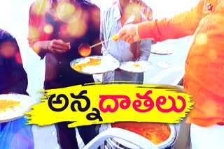 humanitarians serving food to needy in lockdown time in telangana