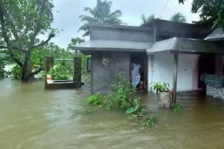 പത്തനംതിട്ടയിൽ ദുരിതാശ്വാസ ക്യാമ്പ്  ദുരിതാശ്വാസ ക്യാമ്പുകൾ തുടങ്ങി  123 പേര്‍ ദുരിതാശ്വാസ ക്യാമ്പുകളിൽ  പത്തനംതിട്ടയിൽ 123 പേർ ക്യാമ്പിൽ  നാലു താലൂക്കുകളിലായി ഏഴു ദുരിതാശ്വാസ ക്യാമ്പുകൾ  മലപ്പള്ളിയിൽ രോഗലക്ഷണമുള്ള കൊവിഡ് ലക്ഷണമുള്ളവർ  pathanamthitta relief camps  pathanamthitta relief camps news  pathanamthitta sevan relief camps  sevan relief camps in pathanamthitta  mallapally relief camps  123 people in pathanamthitta relief camps  relief camps in pathanamthitta