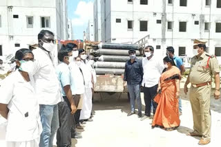 mla-kiliveti-sanjeevaiah-launched-oxygen-cylinders-in-naidupeta-covid-care-centre