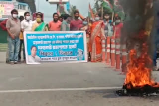 tmc road blocked at coochbihar over narada arrest