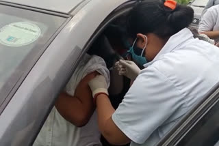 drive through vaccination started in noida