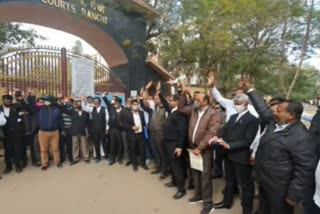 advocates-to-stay-away-from-judicial-work-till-31-may-in-ranchi