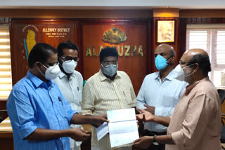 KSDP transfers funds to kerala cm relief fund  മുഖ്യമന്ത്രിയുടെ ദുരിതാശ്വസ നിധിയിലേക്ക് ധനസഹായം കൈമാറി കെഎസ്‌ഡിപി  ധനസഹായം കൈമാറി കെഎസ്‌ഡിപി  കേരളാ സ്റ്റേറ്റ് ഡ്രഗ്‌സ് ആന്‍റ് ഫാർമസ്യൂട്ടിക്കൽസ്  KSDP transfers funds  KSDP related news