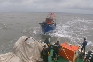 കോസ്റ്റൽ ഗാർഡ്  സമർഥ്  Indian Coast Guard rescues 15 fishermen off Goa coast  ഗോവ  ടൗട്ടെ  അമിത് ഷാ  പ്രമോദ് സാവന്ദ്  Indian Coast Guard  Samarth  Goa coast  AmitShah