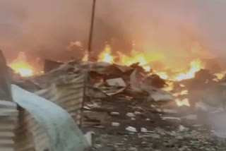 fire incidents in greater noida  fire incidents in ncr  greater noida massive fire  warehouse fire in noida  ग्रेटर नोएडा में आग की घटनाएं  ग्रेटर नोएडा में गोदाम में आग  एनसीआर में आग की घटनाएं