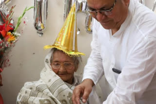 A 100-year-old woman defeated Corona with her courage and enthusiasm