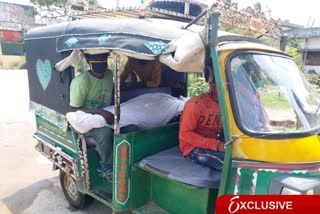 no ambulance found in hazaribag relatives took dead body in auto