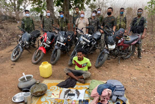 Police and Naxalites encounter in Khunti