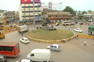 ಲಾಕ್ ಡೌನ್ ಇದ್ರು ಕ್ರಿಕೆಟ್ ಆಡಿದ ಹುಬ್ಬಳ್ಳಿ ಮಂದಿ