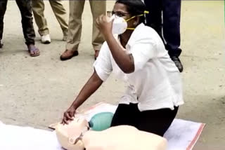 learn how cpr to be done in emergency condition