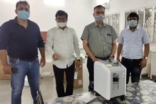 Association gave oxygen contractor in Bhilwara, भीलवाड़ा में एसोसिएशन ने दिए ऑक्‍सीजन कंसट्रेटर