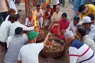 havan-and-puja-being-done-to-prevent-corona-virus-