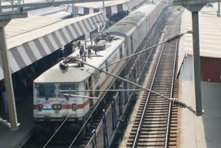 four pairs of short distance trains running from different stations of ECR canceled due to Corona