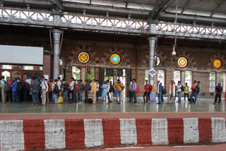 railway administration caught  passengers traveling without a corona test