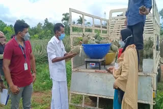 കോവിഡ് കാലത്ത് ദുരിതത്തിലായ കർഷകർക്ക് കൈത്താങ്ങായി കൃഷി വകുപ്പിൻ്റെ ഹോം ഡെലിവറി വിപണനം  agriculture department started home delivery of agricultural crops  ഹോം ഡെലിവറി പദ്ധതിയുമായി കൃഷി വകുപ്പ്  കർഷകർക്ക് ആശ്വാസം  ഹോം ഡെലിവറി  കൃഷി വകുപ്പ്  സുഭിക്ഷ കേരളം പദ്ധതി