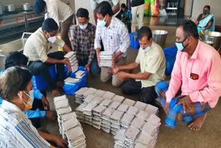 Koppal Gavi Math Distributing food