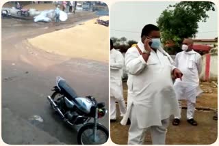 wheat shed in rains in Chhatarpur