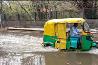 Waterlogging on Mehrauli Badarpur road due to heavy rains