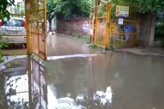 गाजियाबाद में बारिश से जलभराव