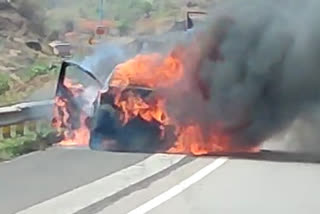Burning car on Pune-Mumbai expressway