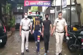 police arrested two looters brother in delhi
