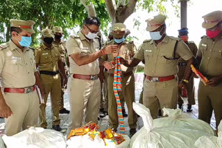 புகையிலைப் பொருள்கள் கடத்தல்