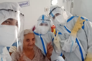 78 वर्षीय बुजुर्ग महिला ने कोरोना को दी मात