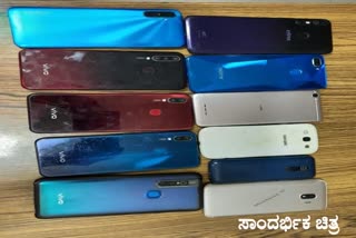Mobile thieves arrested at hubli